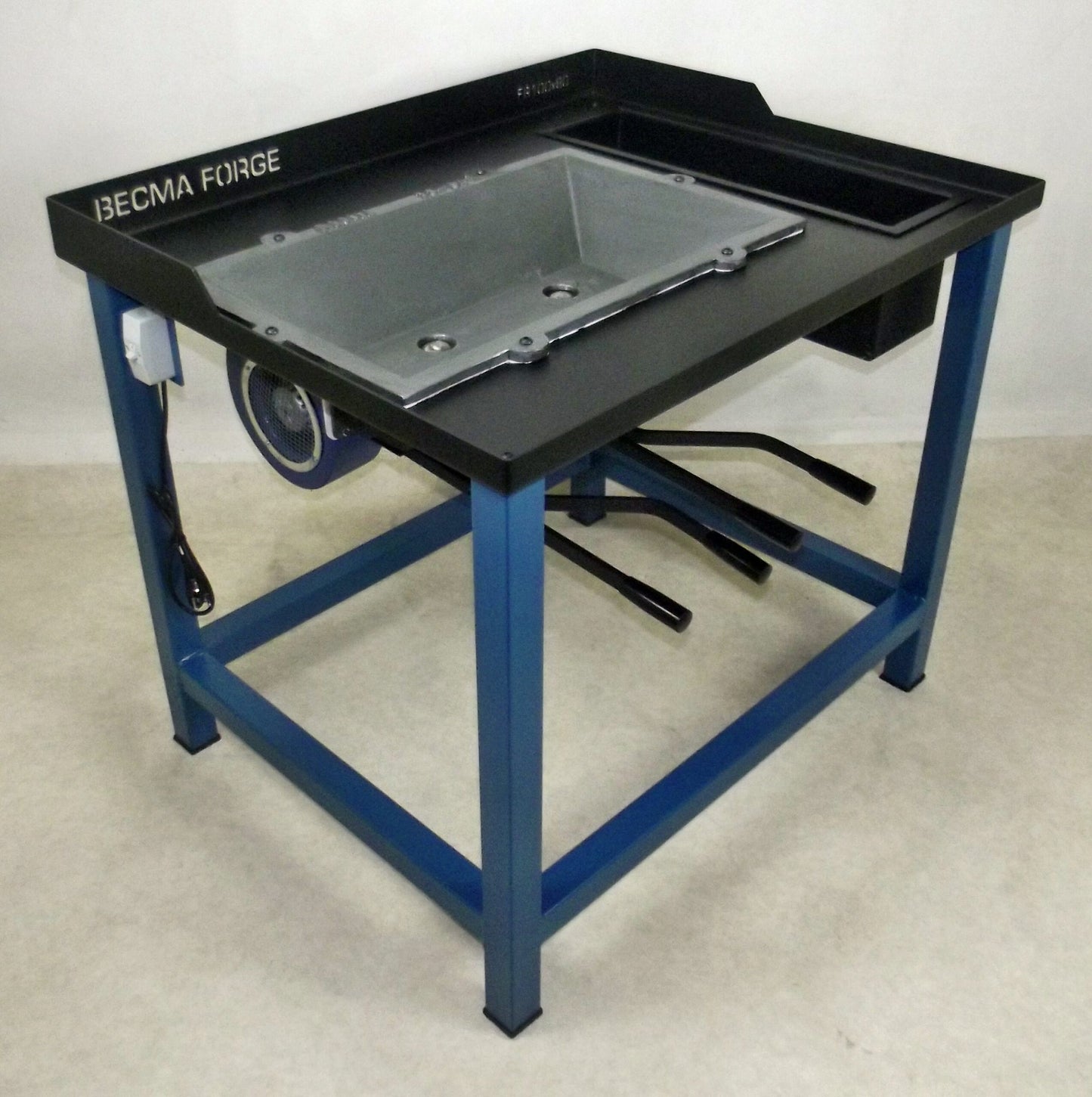Becma Quench XXL - Blacksmith Forge
