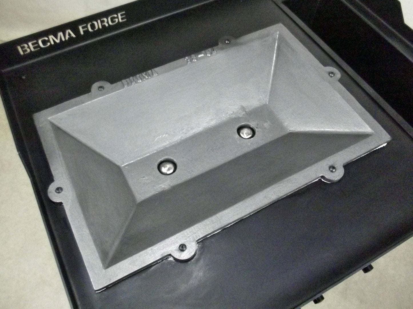 Becma Quench XXL - Blacksmith Forge
