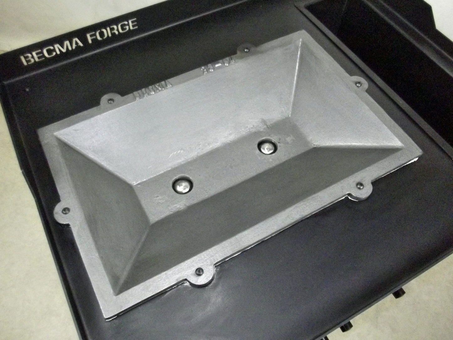 Becma Quench XXL - Blacksmith Forge
