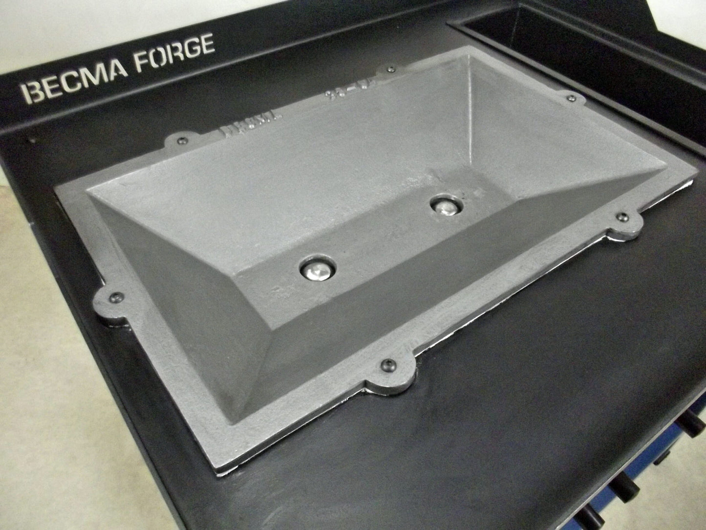 Becma Quench XXL - Blacksmith Forge