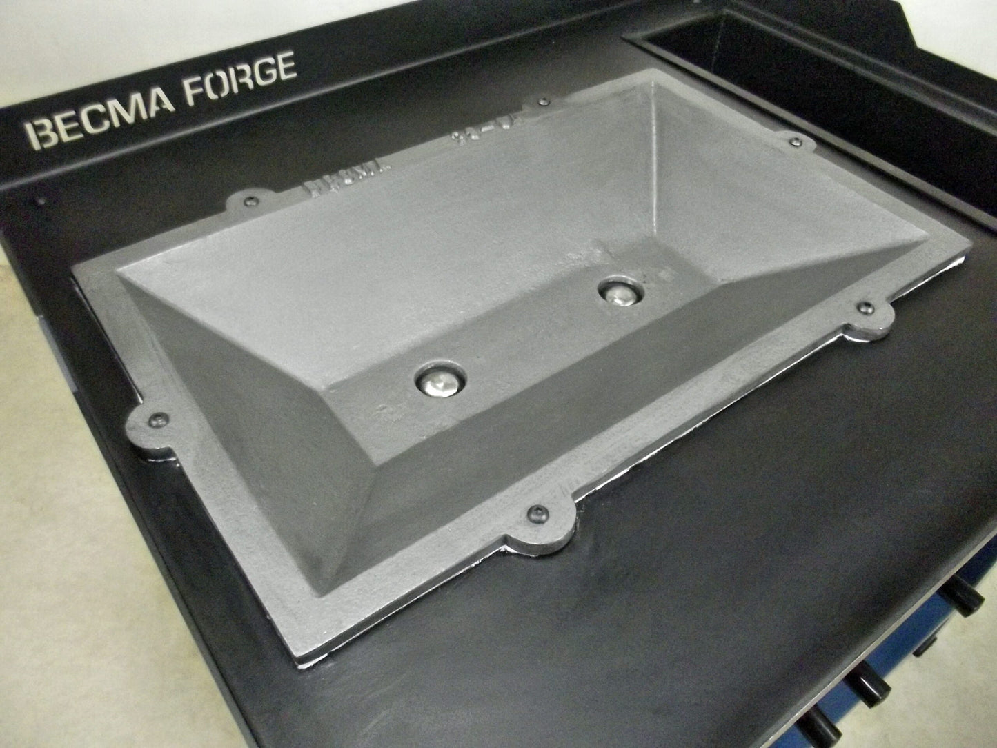 Becma Quench XXL - Blacksmith Forge